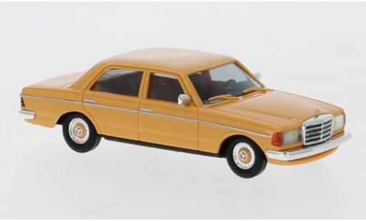 Diecast model cars Mercedes Classe E Base (W123) 1977 avec yellow Scheinwerfern 1/87 Busch