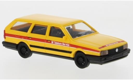 Diecast model cars Volkswagen Passat Base Variant Telekom Service 1/87 Busch