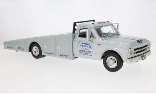 Diecast model cars Chevrolet C-30 plateau Ramp Truck 1967 Yenko Super Cars 1/18 ACME