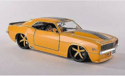 Chevrolet Camaro Z28 1/24 Jada Toys yellow/black 1969 diecast model cars