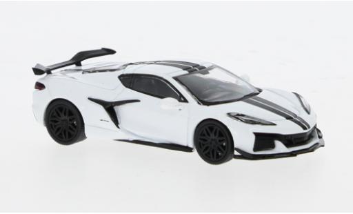 Diecast model cars Chevrolet Corvette Z06 white 1/64 Mini GT