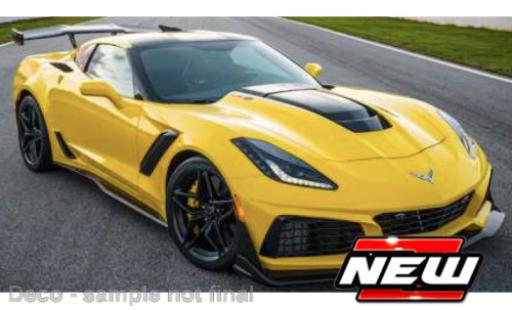 Diecast model cars Chevrolet Corvette ZR1 yellow 1/18 Maisto