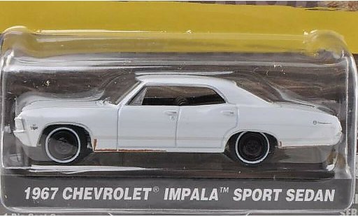 Chevrolet Impala Sedan 1/64 Greenlight Sport white 1967 diecast model cars