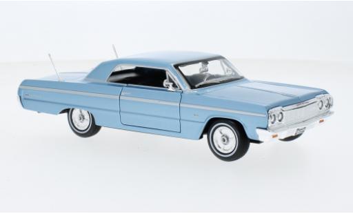 Diecast model cars Chevrolet Impala SS blue 1/24 Maisto
