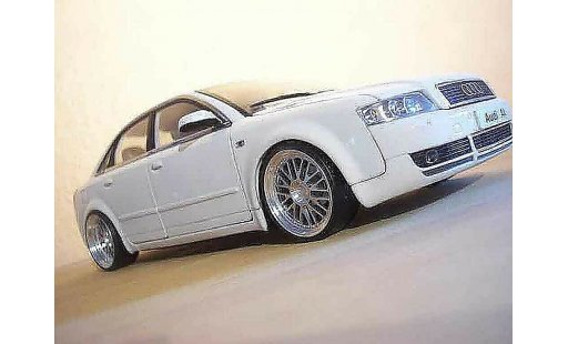 Audi A4 berline 1/18 Minichamps white jantes bbs diecast model cars