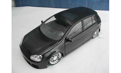Volkswagen Golf GTI 1/18 Burago dub black jantes chromees diecast model cars