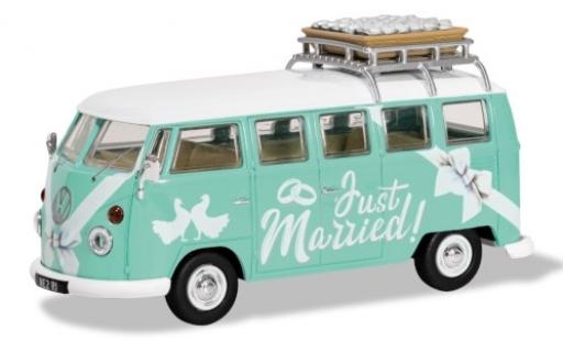Diecast model cars Volkswagen T1 Base Camper turquoise/Dekor RHD Just Married 1/43 Corgi