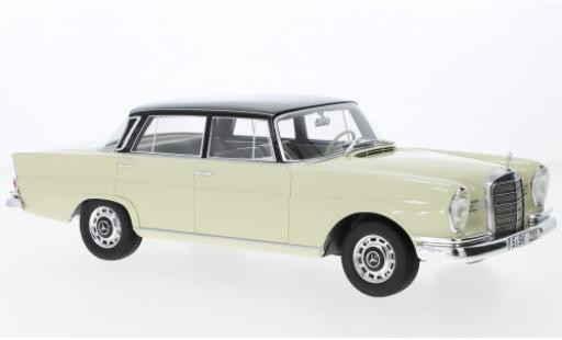 Diecast model cars Mercedes 220 Base SE (W111) beige/black 1959 1/18 Cult Scale Models