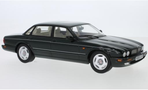 Diecast model cars Jaguar XJR X300 R () green RHD 1995 1/18 Cult Scale Models