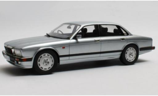 Diecast model cars Jaguar XJR XJ40 R (40) grey RHD 1990 1/18 Cult Scale Models