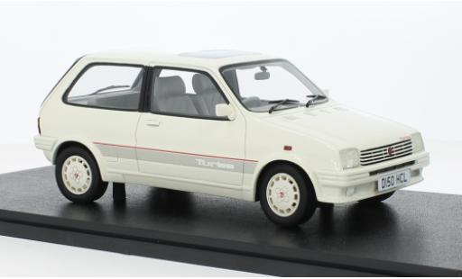 Diecast model cars MG Metro Turbo white RHD 1986 1/18 Cult Scale Models