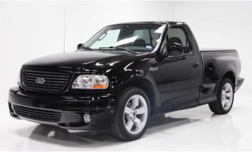 Diecast model cars Ford F-150 Lightning 50 SVT black 2003 1/18 DNA Collectibles