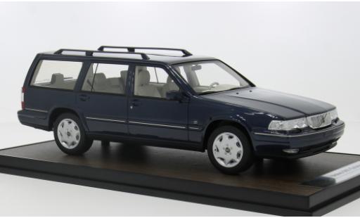 Diecast model cars Volvo 960 Estate blue 1/18 DNA Collectibles