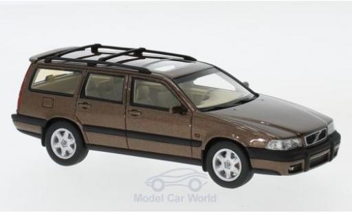 Diecast model cars Volvo V70 XC metallic beige 1997 1/43 DNA Collectibles
