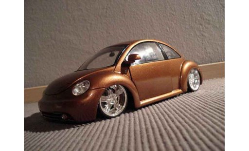 Volkswagen New Beetle Base 1/18 Maisto lv up diecast model cars