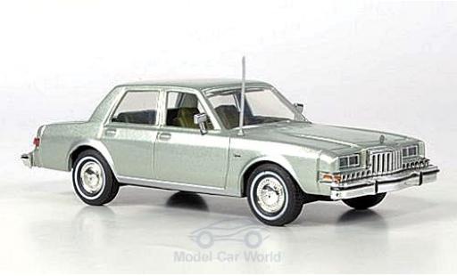 Diecast model cars Dodge Diplomat Berline metallic green 1985 with reichhaltigem Zubeh&Atilde;&para;r 1/43 First Response