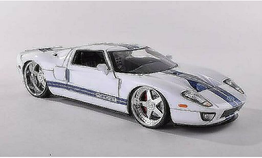 Ford GT Berlinetta 1/24 Jada Toys white with bluen stripes 2005 diecast model cars
