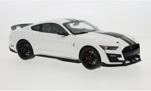 Diecast model cars Ford Mustang Shelby GT500 Ford Mustang white 1/18 AUTOart
