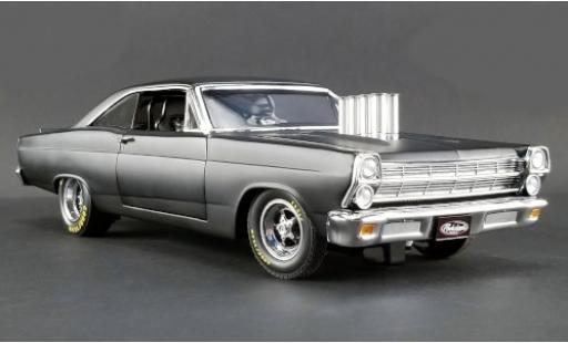 Diecast model cars Ford Fairlane Berline Bootleg grey 1966 1/18 GMP