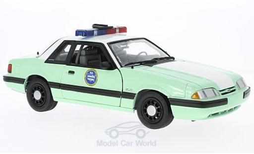 Diecast model cars Ford Mustang SSP green/white United States Border Patrol 1988 1/18 GMP