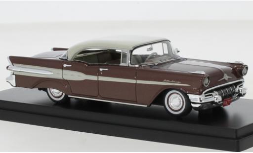 Diecast model cars Pontiac Star Chief Hardtop metallic red /beige 1957 1/43 Goldvarg Collections