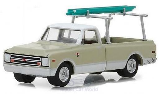 Diecast model cars Chevrolet C-10 Pickup beige/white 1970 with Leiter 1/64 Greenlight