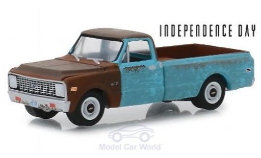 Diecast model cars Chevrolet C-10 Pickup blue/brown Independence Day 1971 with Schmutzeffekt 1/64 Greenlight