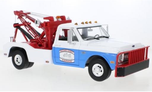 Diecast model cars Chevrolet C-30 wrecker Dually Hazzard County Garage 1969 1/18 Greenlight
