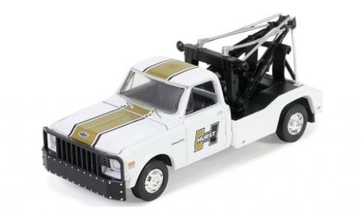 Diecast model cars Chevrolet C-30 wrecker Dually Hurst 1972 1/64 Greenlight