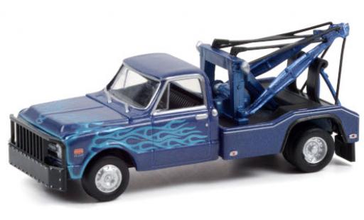 Diecast model cars Chevrolet C-30 wrecker Dually metallic blue/Dekor 1969 1/64 Greenlight