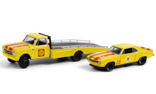 Diecast model cars Chevrolet C-30 plateau Ramp Truck No.28 S 1967 y compris les 1969 Camaro Z/28 et Rampes de chargement 1/64 Greenlight