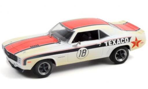 Diecast model cars Chevrolet Camaro RS No.18 Texaco 1969 avec Einsatzspuren 1/43 Greenlight