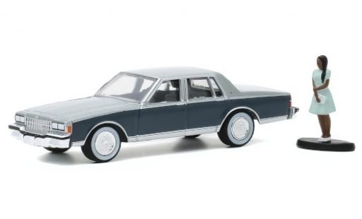 Diecast model cars Chevrolet Caprice Classic Sedan metallic grey/matt-grey 1981 avec figurine 1/64 Greenlight