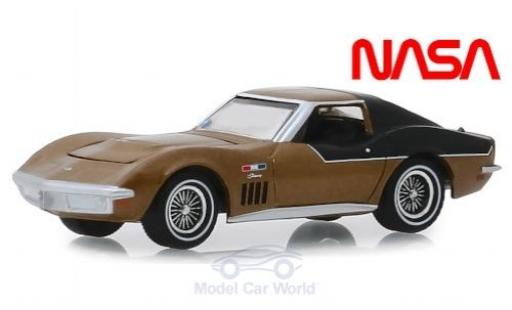 Diecast model cars Chevrolet Corvette Coupe C3 Astrovette 1969 1/64 Greenlight