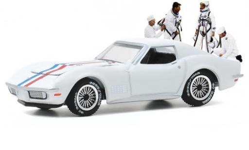 Diecast model cars Chevrolet Corvette Coupe C3 white/Dekor 1971 1/64 Greenlight
