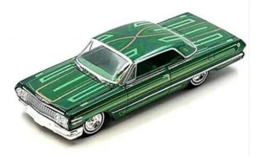 Diecast model cars Chevrolet Impala lowrider metallise green/Dekor 1963 1/64 Greenlight
