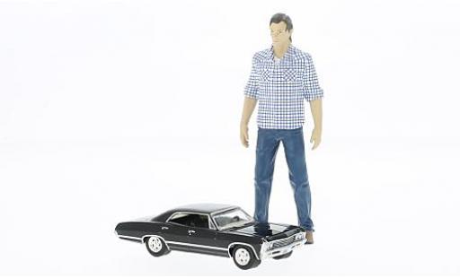 Diecast model cars Chevrolet Impala Sedan Sport Supernatural avec Sam figurine in 1/18 Greenlight