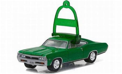 Diecast model cars Chevrolet Impala SS metallic green/Dekor 1967 Holiday Ornaments Series 1 without Vitrine 1/64 Greenlight