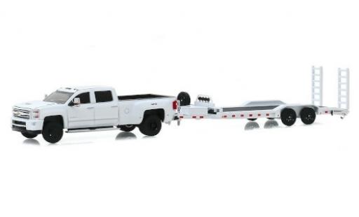 Diecast model cars Chevrolet Silverado pickup 3500 HD white 2018 avec Zweiachs-Schwerlastanh&Atilde;&curren;nger 1/64 Greenlight