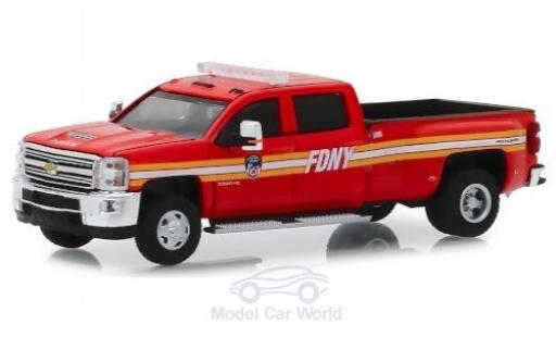Diecast model cars Chevrolet Silverado pompiers 3500HD FDNY 2018 1/64 Greenlight