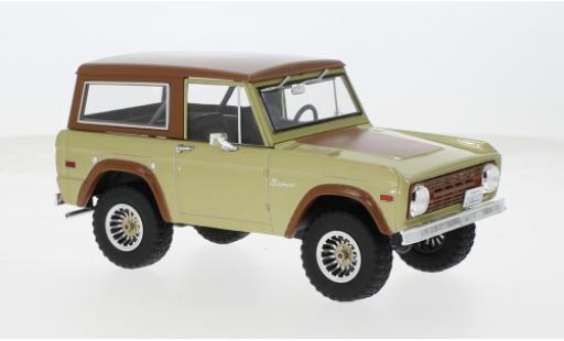 Diecast model cars Ford Bronco Wagon 1970 1/24 Greenlight