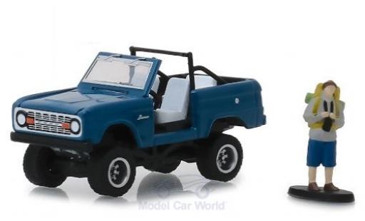 Diecast model cars Ford Bronco Wagon blue 1967 with Figur 1/64 Greenlight