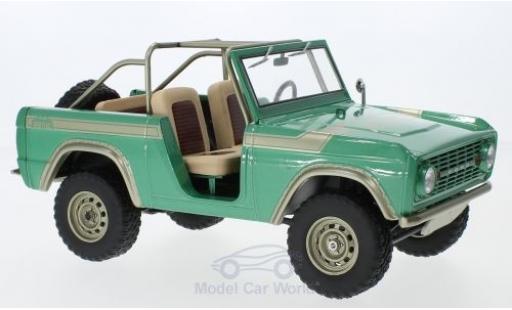 Diecast model cars Ford Bronco Wagon green/beige 1976 Gas Monkey Garage 1/18 Greenlight