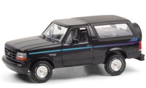 Diecast model cars Ford Bronco Wagon Nite Edition black/Dekor 1992 1/18 Greenlight