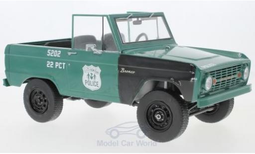 Diecast model cars Ford Bronco Police Pursuit green/white NYPD - New York Department 1967 1/18 Greenlight