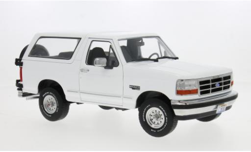 Diecast model cars Ford Bronco XLT white 1993 1/18 Greenlight