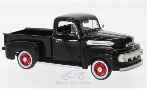 Diecast model cars Ford F-1 Pick Up black 1951 1/43 Greenlight