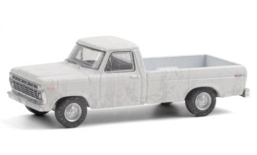 Diecast model cars Ford F-100 Pickup 00 white 1973 avec Witterungsspuren 1/64 Greenlight