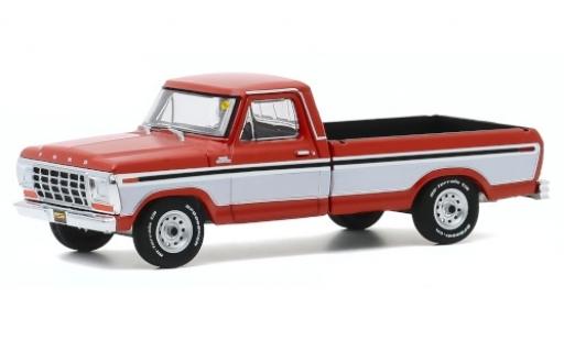 Diecast model cars Ford F-250 Custom metallic brown/white 1978 1/64 Greenlight