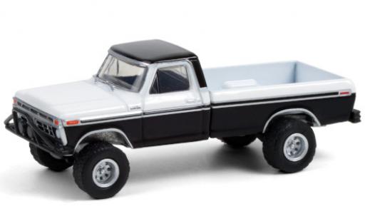Diecast model cars Ford F-250 Custom black/white 1976 1/64 Greenlight